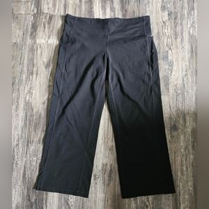 Athleta Black Cropped Leggings with Small Front Pocket, Size M